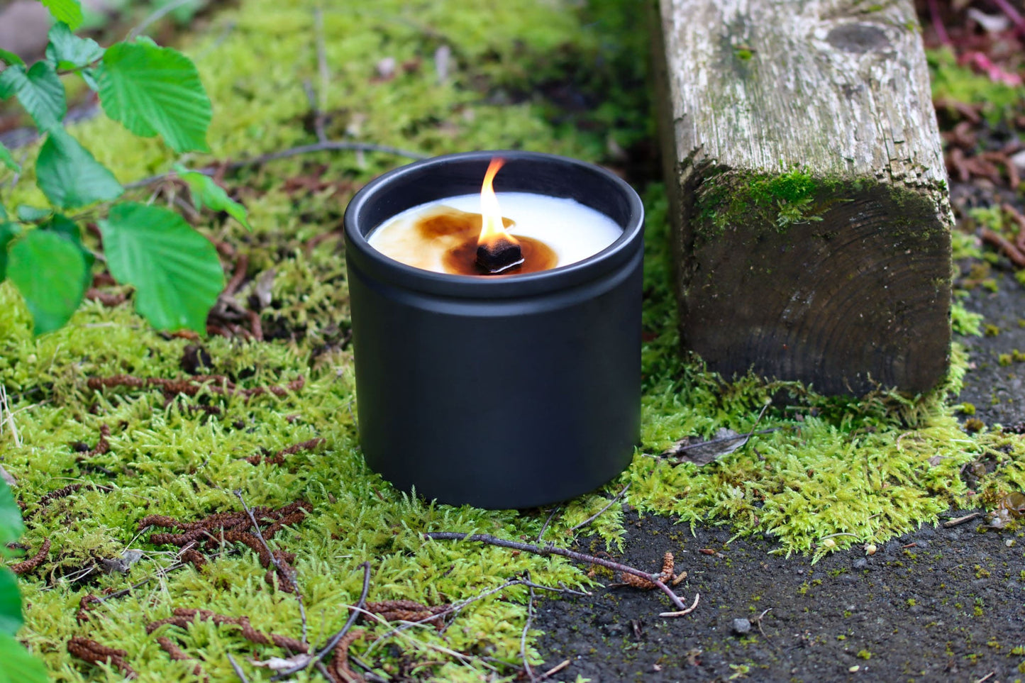 Outdoor Kerze Feuer Dauerdocht Feuertopf Deko Gartendeko Kerzenreste schmelzen Dekoration frostsicher Deckel Löschbrett Soja Wachs Sojawachs nachhaltig vegan recyceln Geschenk Geburtstag Vatertag Vater Mutter Muttertag Lagerfeuer Beton Flamme Kerzenlöscher Tischkerze Kerze Gartenfackel Garten Nachhaltig Anthrazit Licht vegan Gartenglück Keramik