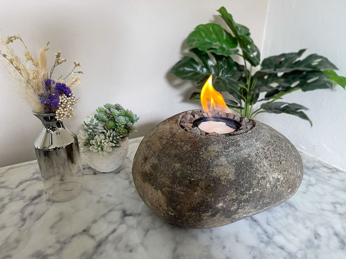 Ethanol Outdoor Indoor Innenbereich Wintergarten Zimmer Feuer Feuertopf Deko Gartendeko Dekoration Deckel Soja Wachs Sojawachs nachhaltig vegan Geschenk Geburtstag Vatertag Vater Mutter Muttertag Lagerfeuer Flamme Kerzenlöscher Tischkerze Kerze Gartenfackel Nachhaltig rustikal Stein Dekosteine