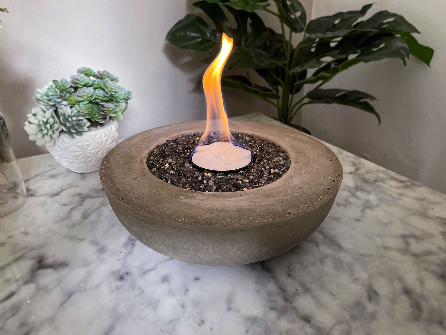 Ethanol Outdoor Indoor Innenbereich Wintergarten Zimmer Feuer Feuertopf Deko Gartendeko Dekoration Deckel Soja Wachs Sojawachs nachhaltig vegan Geschenk Geburtstag Vatertag Vater Mutter Muttertag Lagerfeuer Flamme Kerzenlöscher Tischkerze Kerze Gartenfackel Nachhaltig leuchten Flammenspiel Betondeko Betonschale Zementdeko