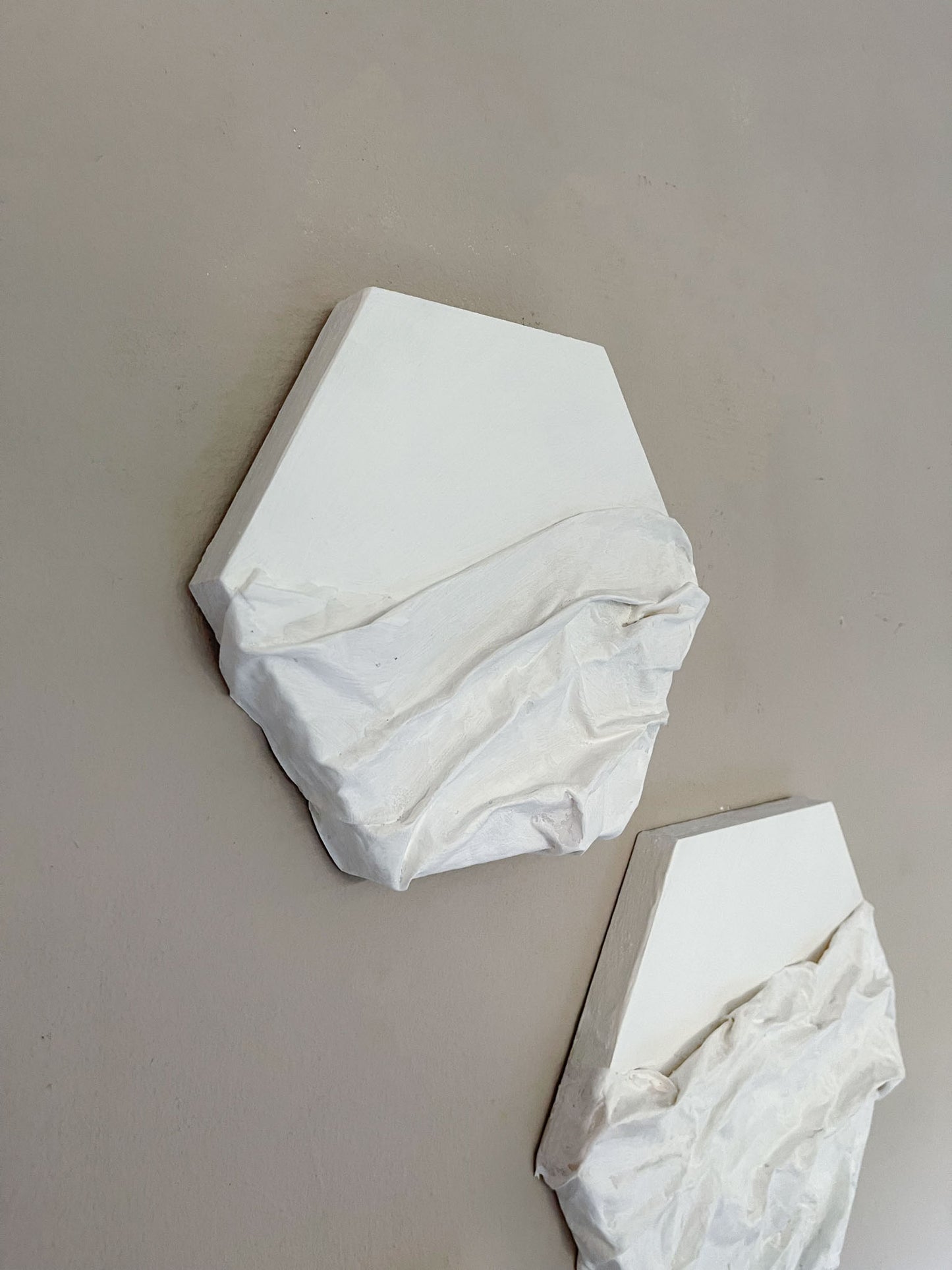 Minimalistisch Textured Abstrakt Gemälde Bild Wandkunst Skulptur weiß texturiert Gips Kunst Texturen Stoff Ton Wandbild Geschenk Relief Wabe modern Diy Waben Strukturbild