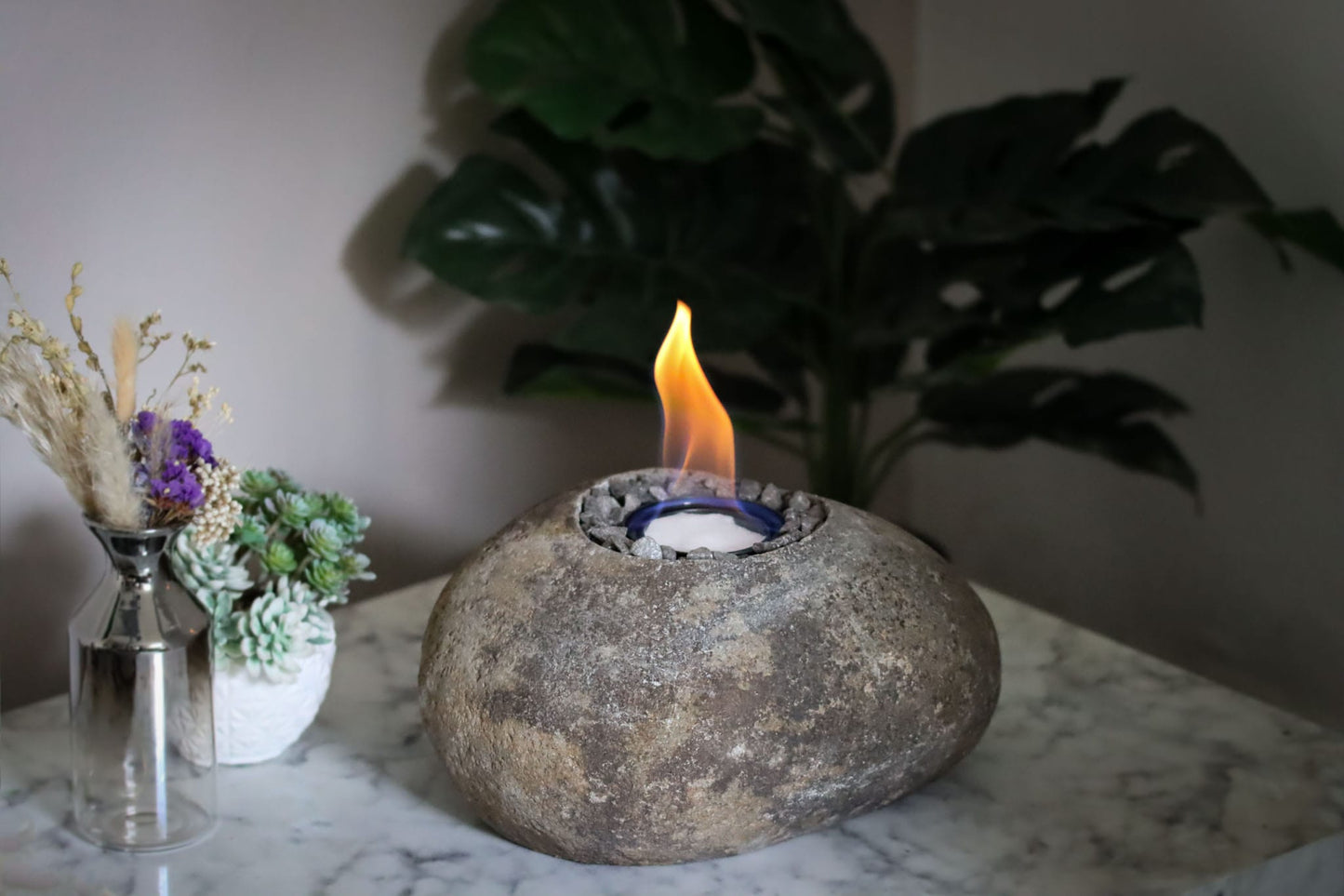 Ethanol Outdoor Indoor Innenbereich Wintergarten Zimmer Feuer Feuertopf Deko Gartendeko Dekoration Deckel Soja Wachs Sojawachs nachhaltig vegan Geschenk Geburtstag Vatertag Vater Mutter Muttertag Lagerfeuer Flamme Kerzenlöscher Tischkerze Kerze Gartenfackel Nachhaltig Stein Dekostein Granulat Rund Kiesel