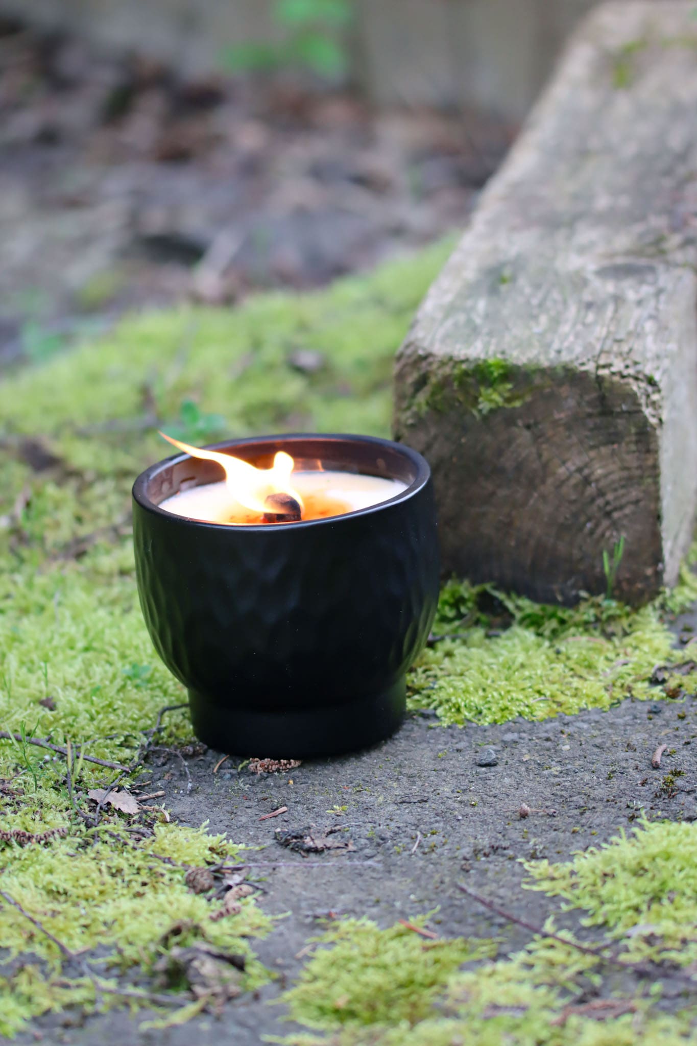 Outdoor Kerze Betonkerze Feuer Dauerdocht Feuertopf Deko Gartendeko Kerzenreste schmelzen Dekoration frostsicher Deckel Löschbrett Soja Wachs Sojawachs nachhaltig vegan recyceln Geschenk Geburtstag Vatertag Vater Mutter Muttertag Lagerfeuer Beton Flamme Kerzenlöscher Tischkerze Kerze Gartenfackel Garten Zement Anthrazit grau Licht Keramik Docht Topf Übertopf Holz Blumentopf Pflanzentopf Camping campen zelten wandern matt Pokal