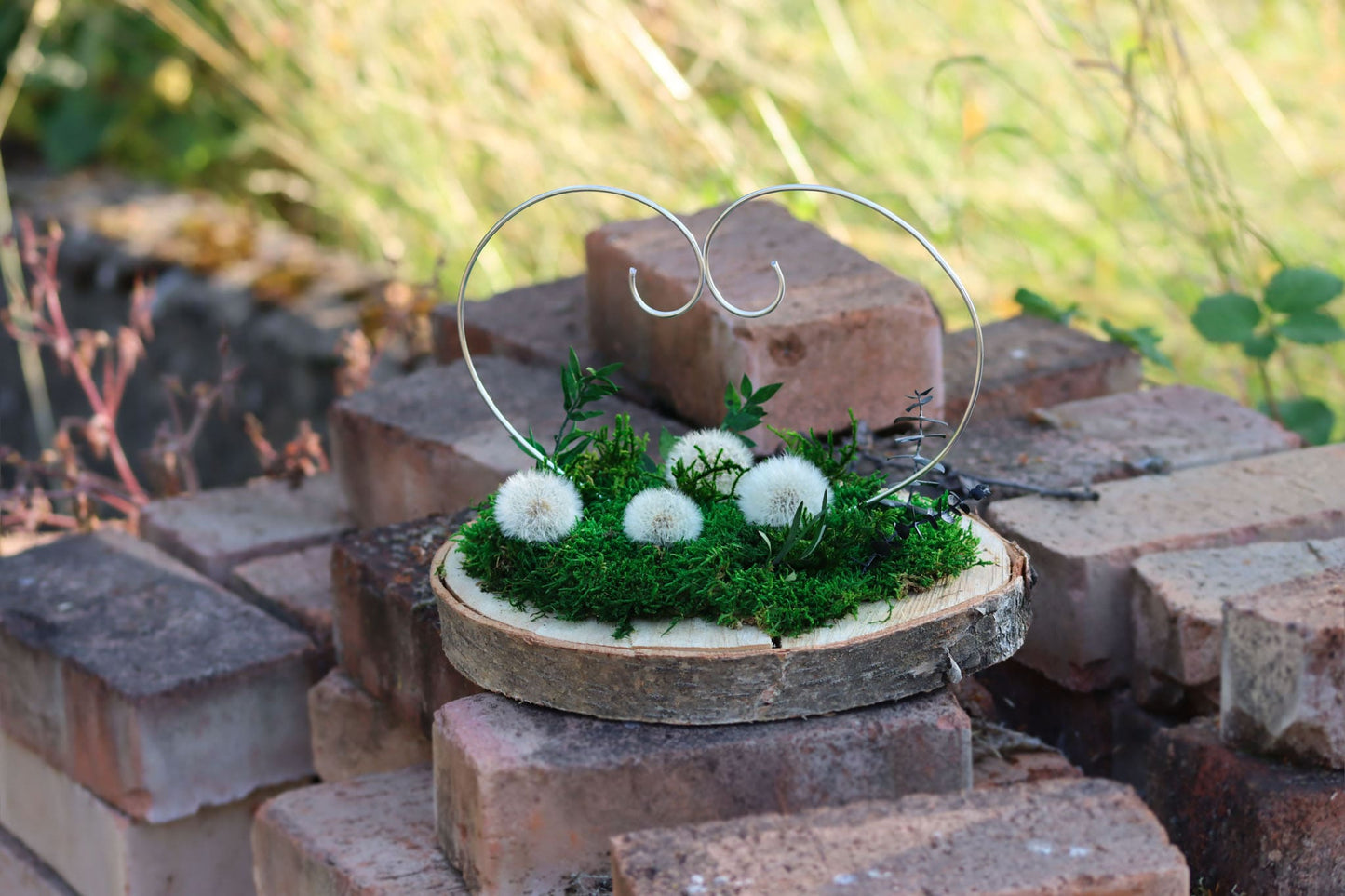 Ringkissen Kissen Ringhalter Herz Hochzeit Altar Moos Moosbild Pflanze Pflanzen Birke Birkenscheibe Mutter muttertag Geschenk Ring Verlobung Hochzeitsgeschenk Unikat personalisiert Trauung Hochzeitsringe Halter Baumscheibe Trockenblumen Dekoration Deko Hochzeitsdeko Wiese Wiesenhochzeit