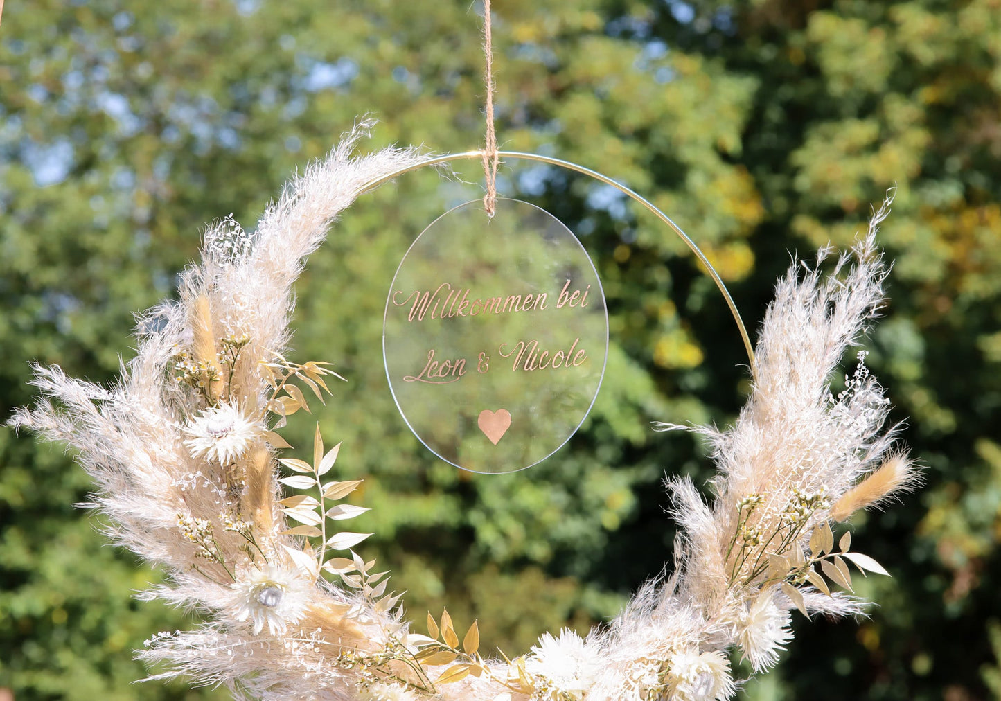 Loopkranz Pampasgras Pampas Acrylglas Acryl Glas personalisiert Personalisierung Name Symbol Text Wunsch wish Wunschschrift Pärchen Willkommen personalized driedflowers Trockenblumen créme Sommer summer Türkranz Wohnung Kranz flowers Blumen Blumenkranz