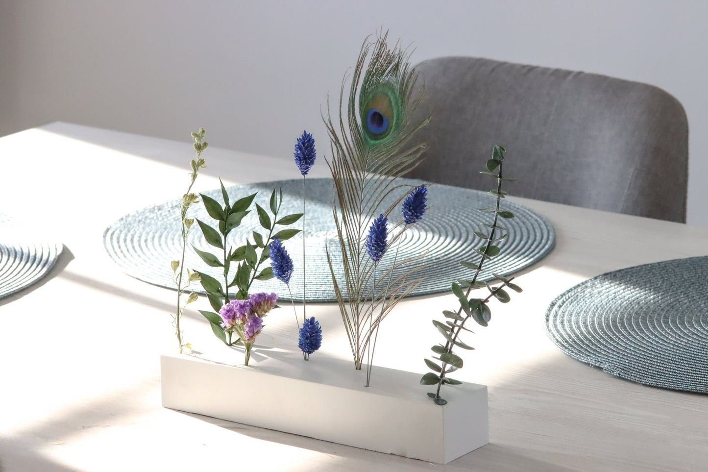 Trockenblumen driedflowers Blumen Beton frostsicher Pfau peacock Mayura Küche Wohnung homedeco deko decoration lovely blue blau Pfauenfeder feather Feder peacockfeather Auge Augenblau eye