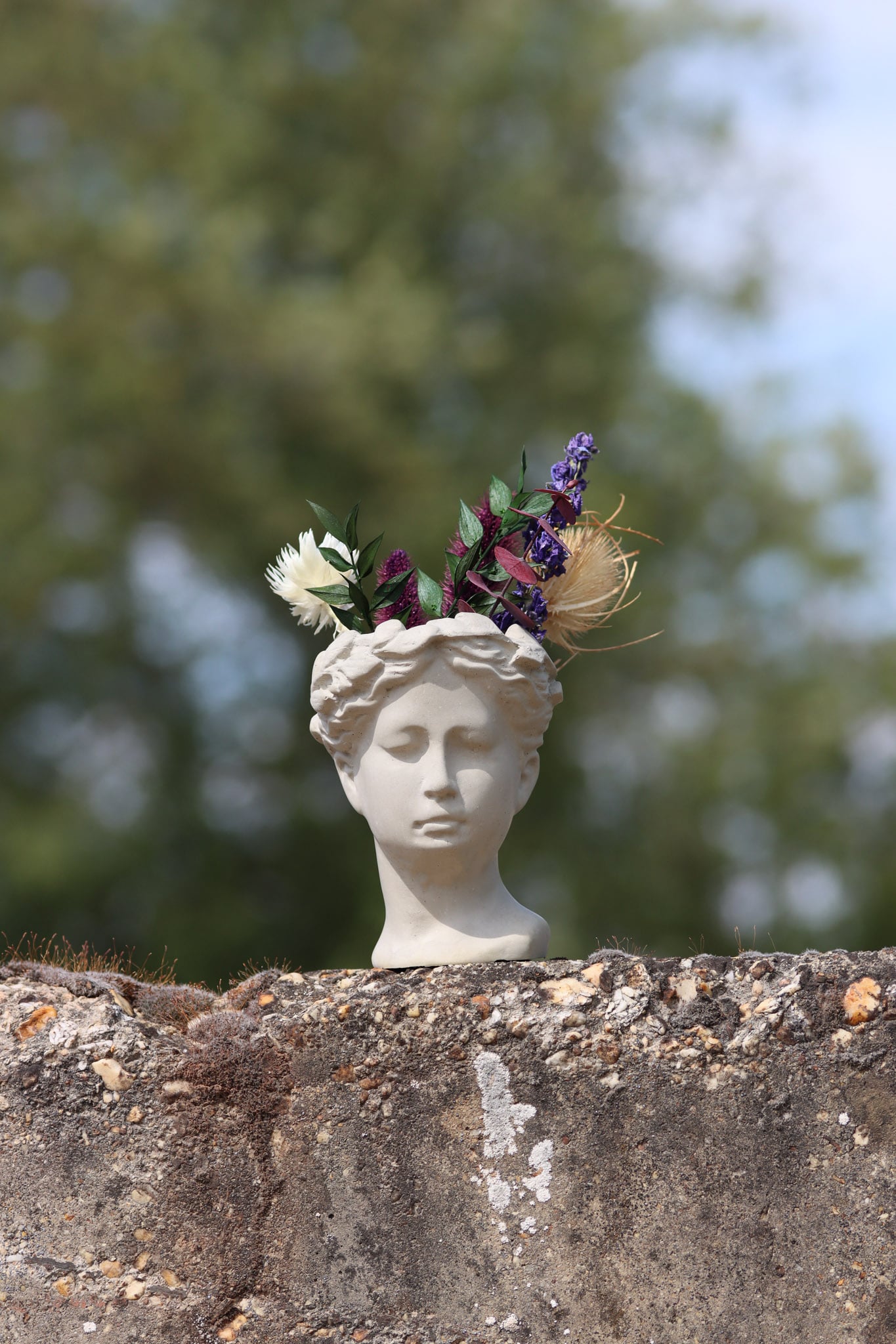 Deadia Göttin goddess Pflanztopf Beton frostsicher Kunst art garden Garten Terrasse Betonfigur Figur figure woman pflanzen plant decoration Deko homedeco Blumentopf Stiftehalter