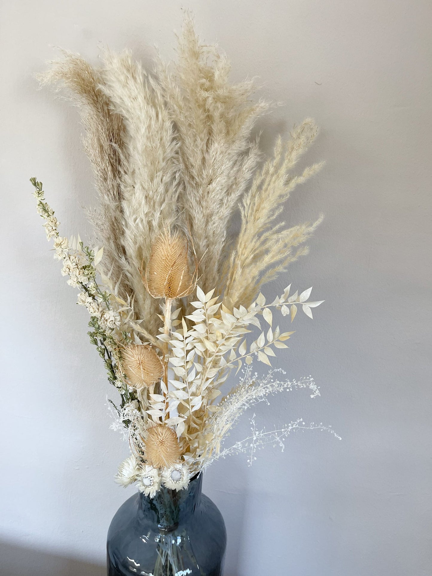 Trockenblumenstrauß Strauß Blumenstrauß Wohnung creme cosy wildekarde Pampasgras Pampas Wildwiese Wohnzimmer gemütlich homedecor decoration Deko driedflowers Trockenblumen flowers handmade handgefertigt