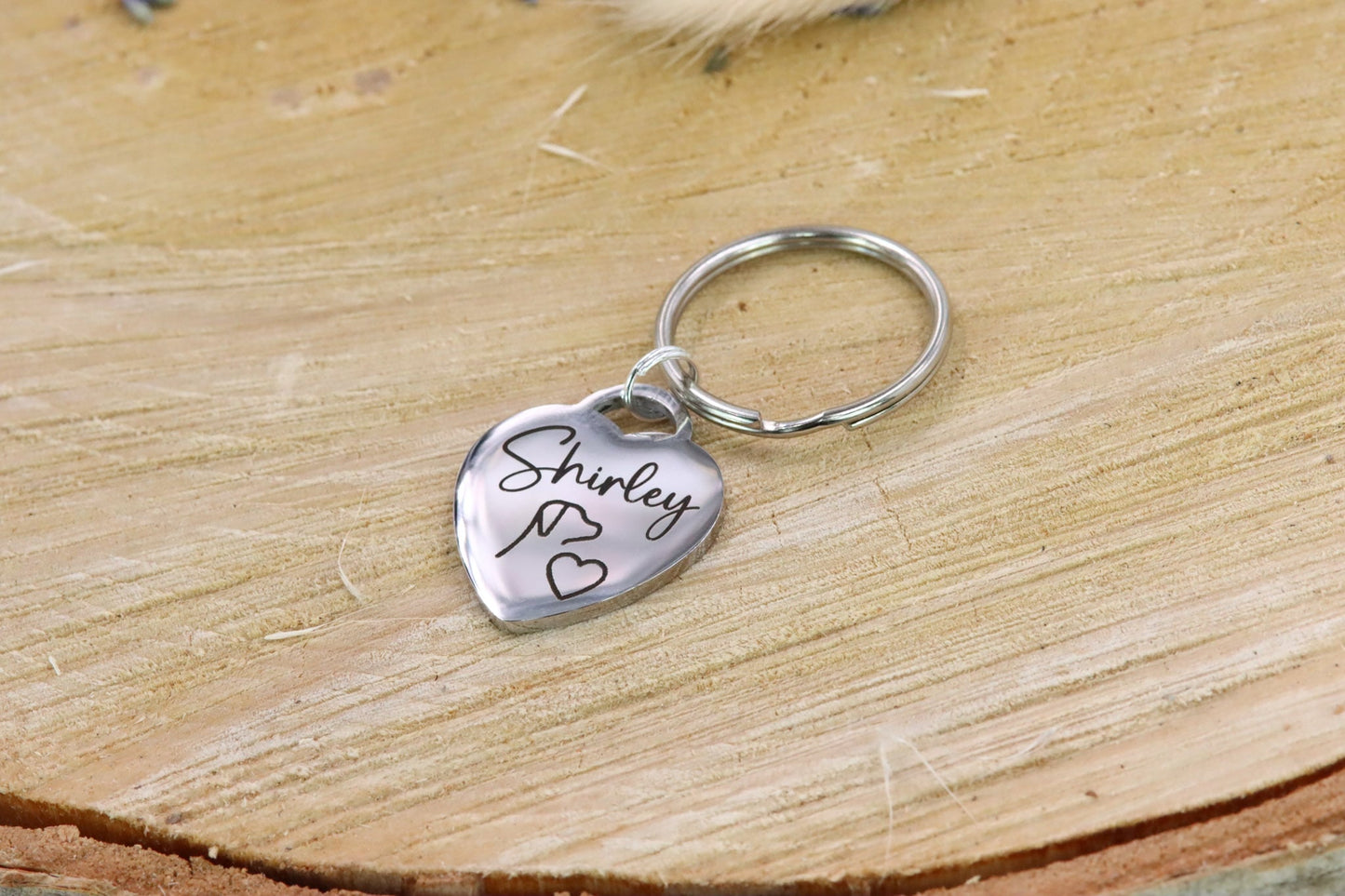 Hund Haustier Hundemarke Dog Tag Schlüsselanhänger Telefonnummer ID Besitzer Edelstahl Ring Schlüsselring Herz Katze Verloren Schmuck Accessoire Accessoires Haustierbedarf Gravur Name personalisiert Schrift Buchstabe Halsband Namensschild Welpen Hunde Welpe kleine Schutz puppy dogtag heart heartshaped girly Herzform Herz Lady