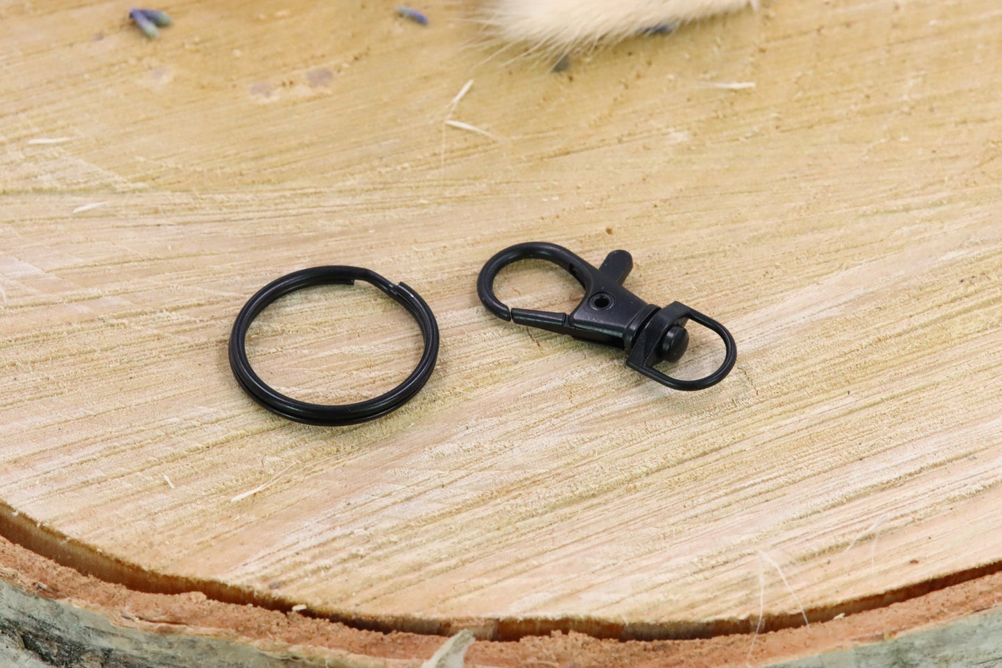 Hund Haustier Hundemarke Dog Tag Schlüsselanhänger Telefonnummer ID Besitzer Edelstahl Ring Schlüsselring Herz Katze Verloren Schmuck Accessoire Accessoires Haustierbedarf Gravur Name personalisiert Schrift Buchstabe Halsband Namensschild Welpen Hunde Welpe kleine Schutz puppy dogtag Name Addresse Schlüsselanhänger Marke Hundebesitzer cat animallover animal Halsband Hundegeschirr Hundenamen schwarz black