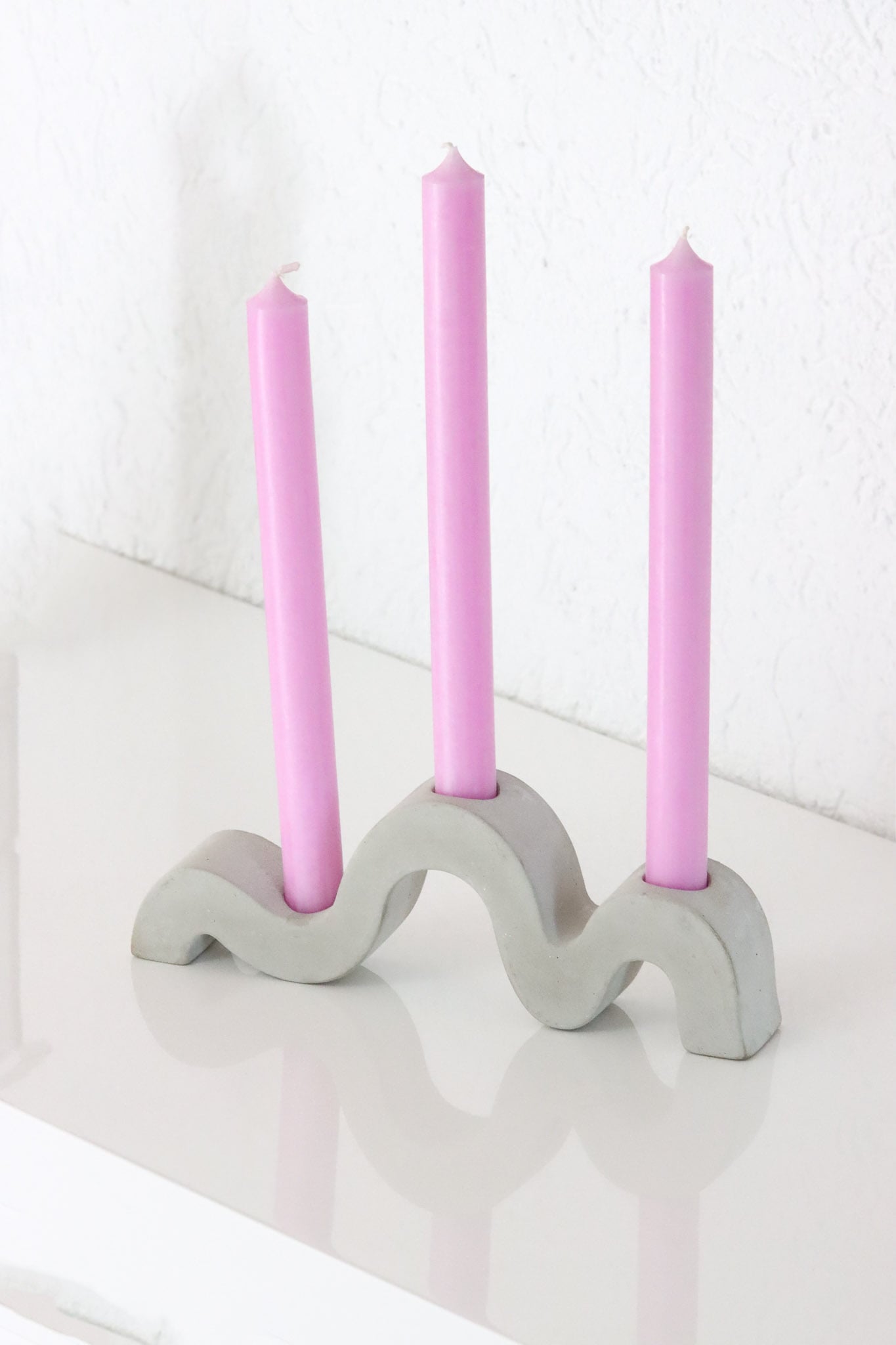 Kerzenhalter candle wave Beton Welle minimalistisch Design Homedecor decoration decor Deko Style Kerze pastell Wachs Wohnzimmer cosy livingroom