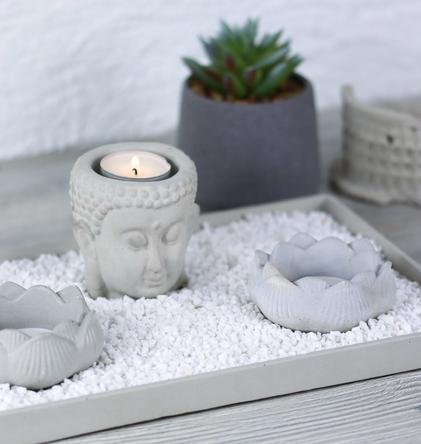 Beton grau grey Zen Garten garden asian deko homedecor decoration decor Buddha Lotusblüten Lotus blossom Teelichthalter candleholder Duftöl meditation Zengarten concrete Set Yoga relax Dekorsteine Balkon Terrasse Wohnzimmer Asia