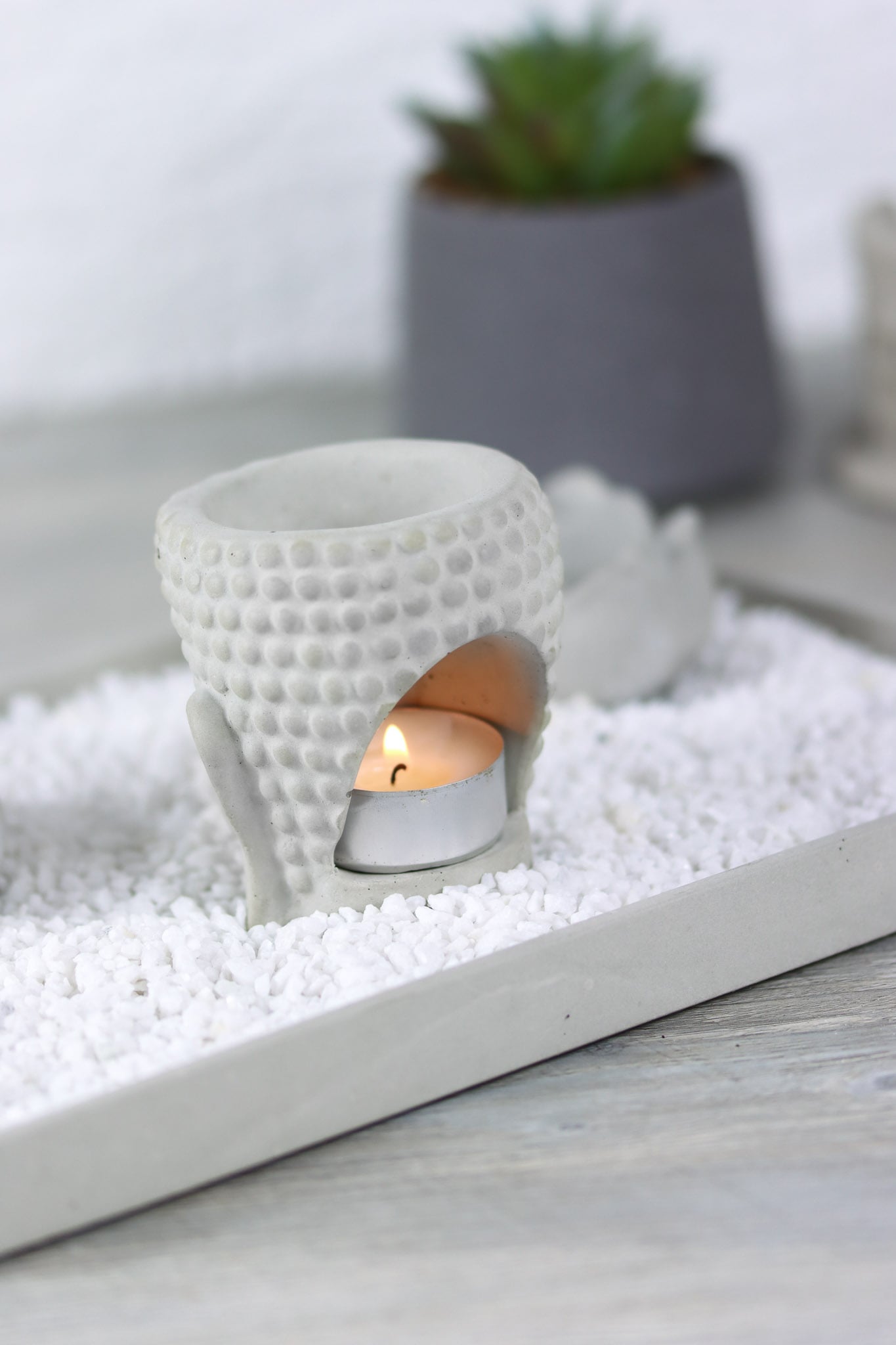 Beton grau grey Zen Garten garden asian deko homedecor decoration decor Buddha Lotusblüten Lotus blossom Teelichthalter candleholder Duftöl meditation Zengarten concrete Set Yoga relax Dekorsteine Balkon Terrasse Wohnzimmer Asia