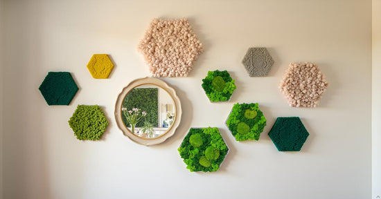 Rustikal Landhaus Einrichtung Moosbild Deko Wanddeko Gedankenwunder Hexagon Wabe Sechseck dekorieren Grün Wald Weiß Creme Beige 