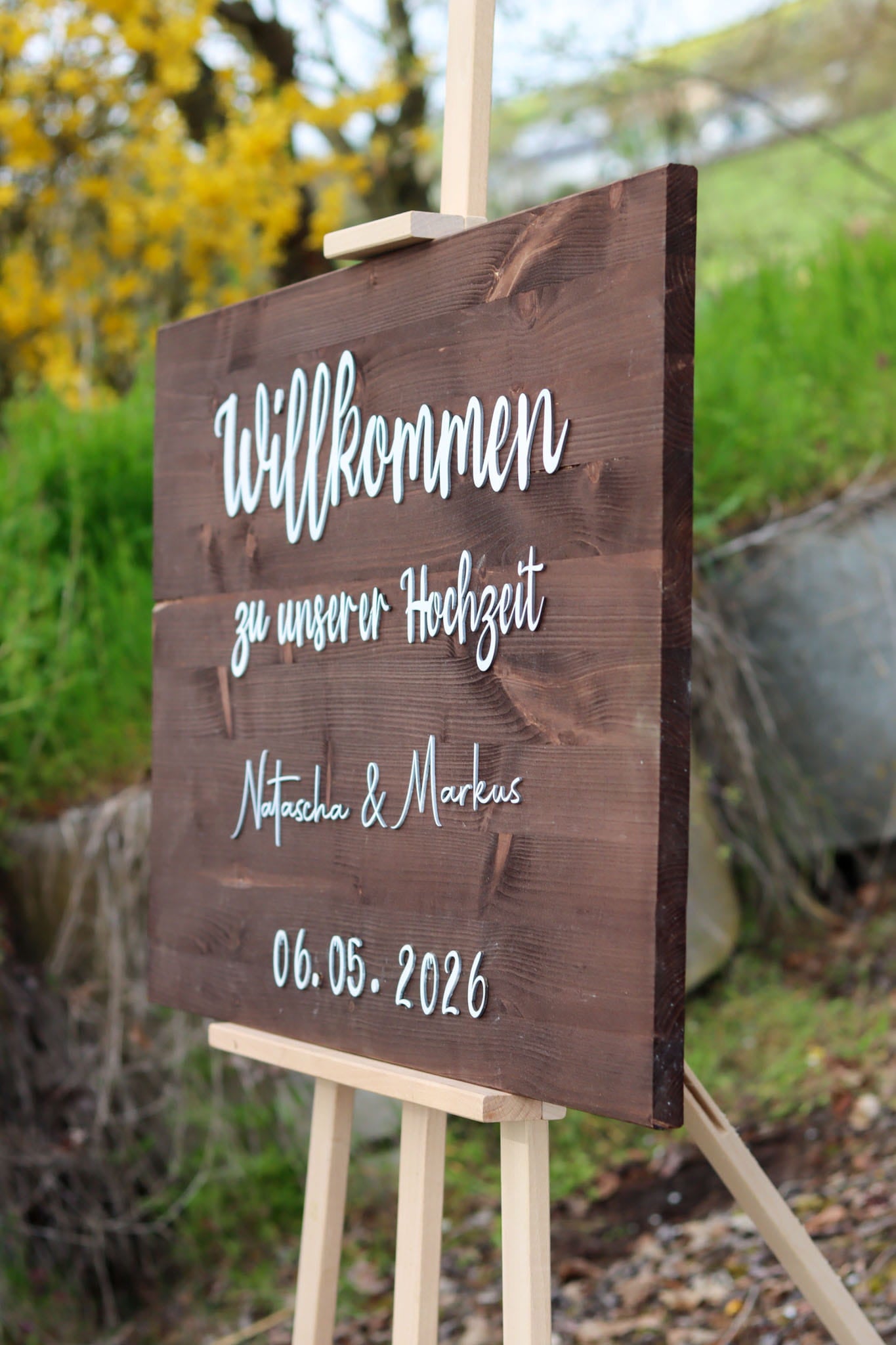 Welcome Board Hochzeit Hochzeit Holzdeko Hochzeitsaccessoires Namensschild Hochzeit Personalisierte Deko Hochzeitsgeschenk Hochzeitsplanung Hochzeitslocation Festliche Dekoration Schild mit Namen Brautpaar Deko Hochzeit 3D Schrift Holzdeko Hochzeit Hochzeit Outdoor Elegant Hochzeit Modern Hochzeit Schild Hochzeit individuell Hochzeit personalisiert Willkommensschild Holz 3D Text