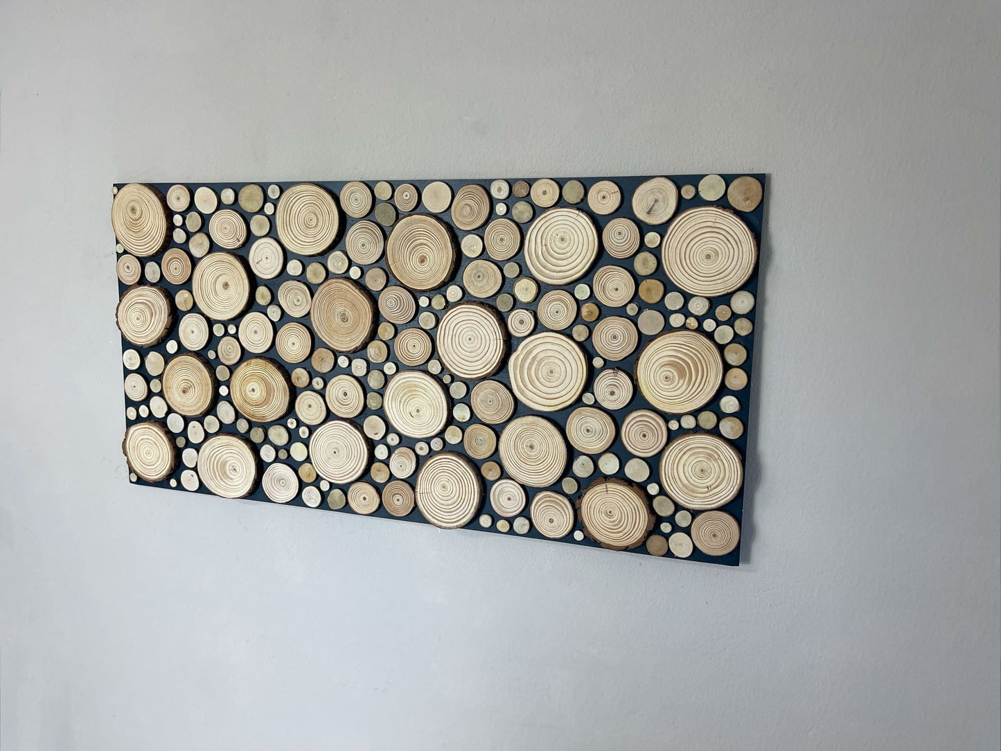 Wanddeko Dekoration Wandbild Holz Holzscheibe Ast Astscheibe Scheibe Baumscheibe Baum Wald Waldbild Wand Paneele Rechteck Farbauswahl Landhaus Stil Holzbild