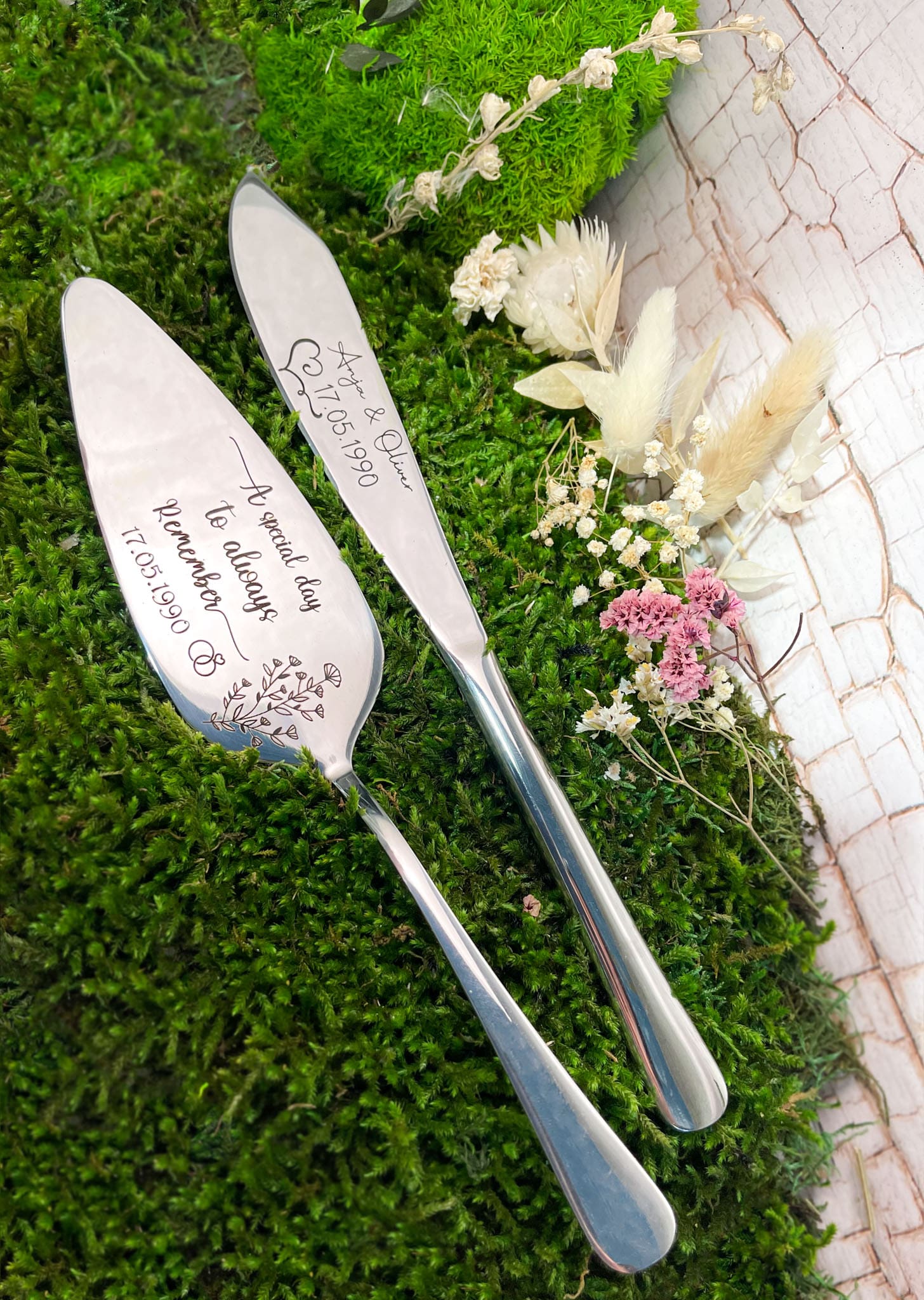 Geschenk Symbol personalisiert Hochzeit Hochzeitstorte Wunsch Braut goldene silberne Brautjungfer Gravur gravieren Messer Tortenheber Tortenmesser Kuchenmesser anschneiden Herz Oma Tante Freundin Küche Edelstahl Torte Kuchen Softeis Klinge Party Silberhochzeit Standesamt Deko Tradition traditionell