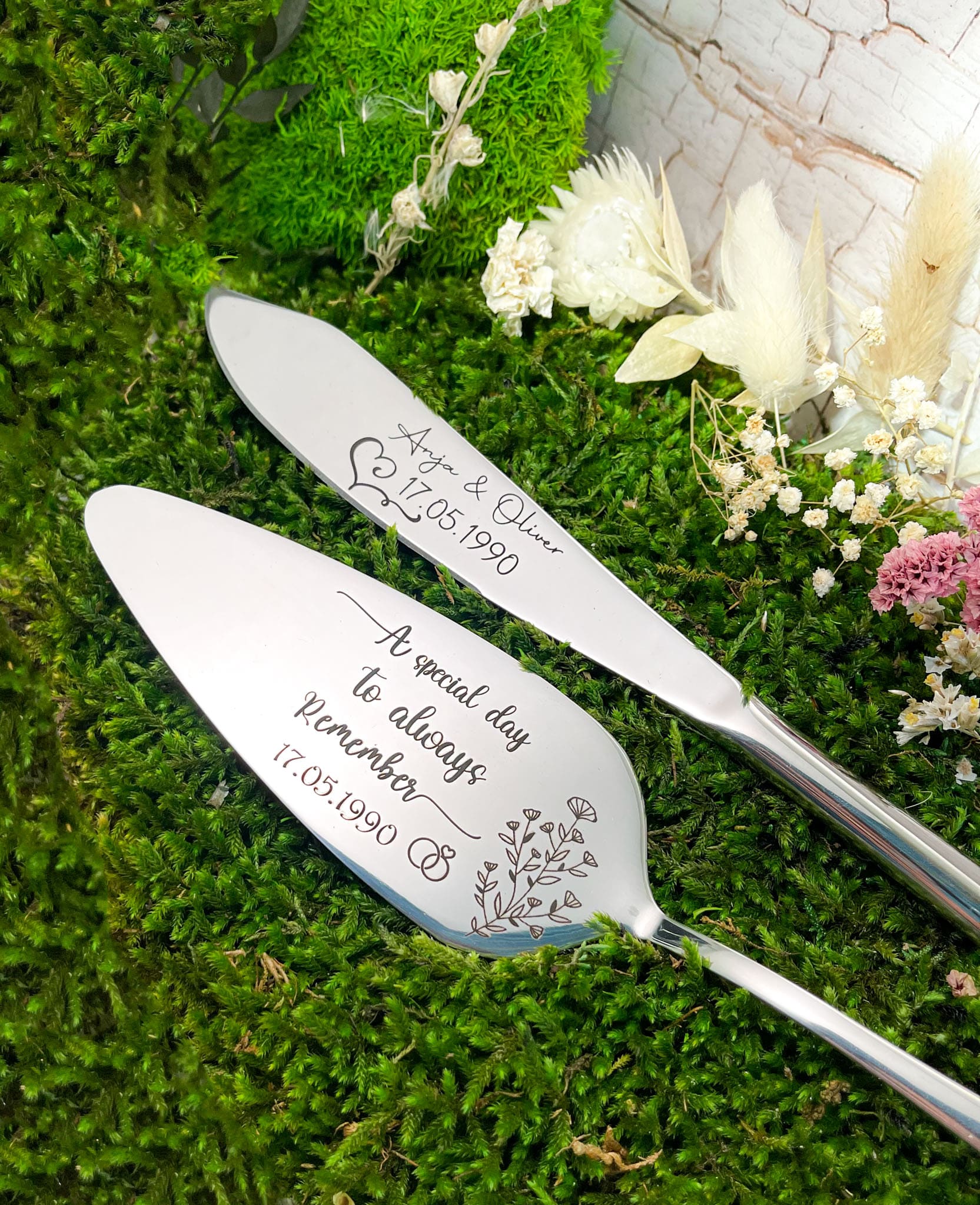 Geschenk Symbol personalisiert Hochzeit Hochzeitstorte Wunsch Braut goldene silberne Brautjungfer Gravur gravieren Messer Tortenheber Tortenmesser Kuchenmesser anschneiden Herz Oma Tante Freundin Küche Edelstahl Torte Kuchen Softeis Klinge Party Silberhochzeit Standesamt Deko Säbel Messer Klinge Dessert