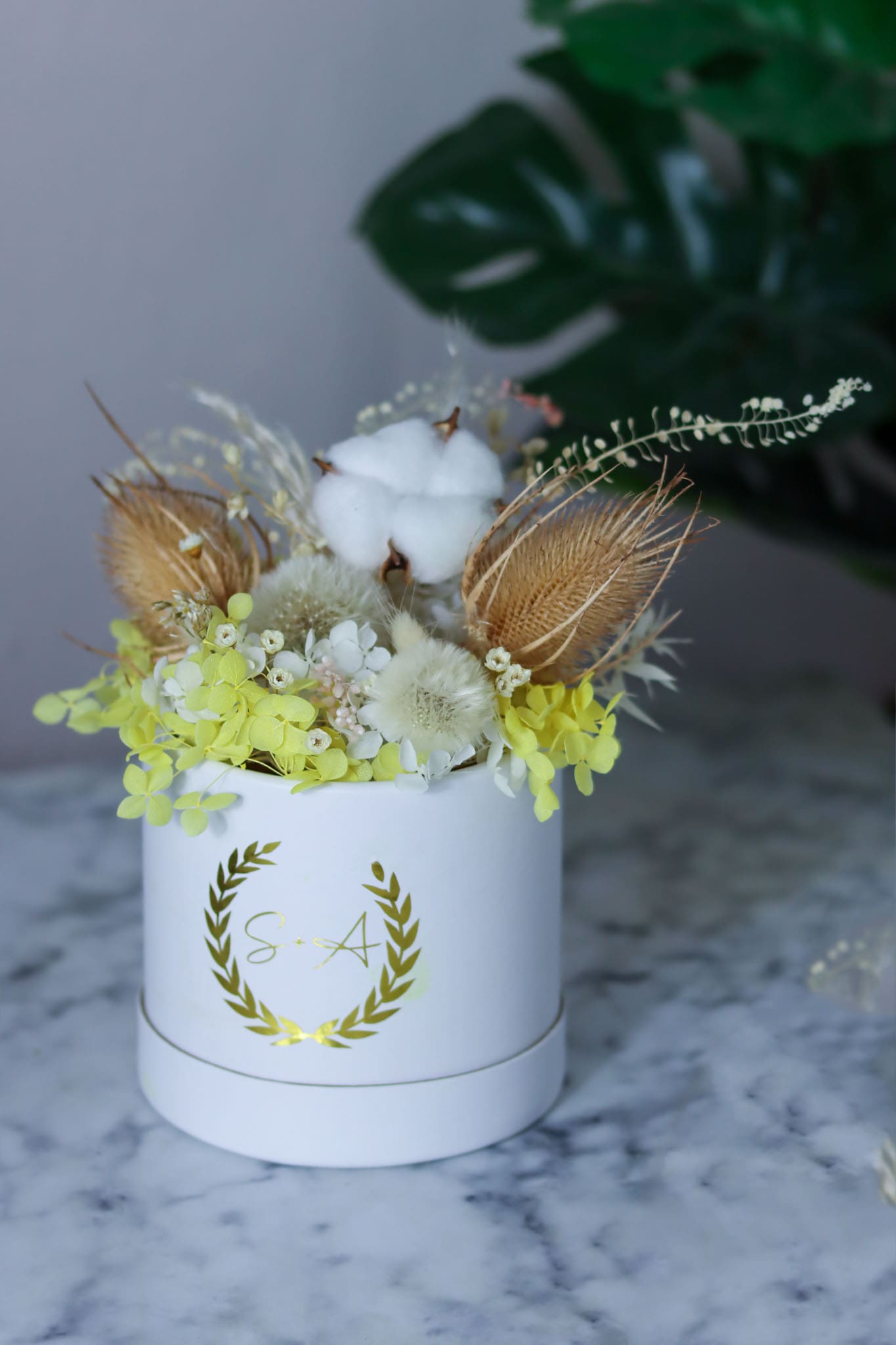 Hortensien Blumen Blumenbox Box Geschenk Rosenbox Trockenblumen Hochzeit Geburt Firma Firmengeschenk Name Schrift personalisiert Wunsch Gedankenwunder Manufaktur Karde Distel Disteln Wunscherfüller