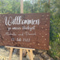 Willkommensschild Schild Willkommen Hochzeit wedding Namen Liebe love Datum personalisiert personalized Wunsch wish Herzen Holz Holzschild Hochzeitsschild Pärchen Braut Bräutigam Nussbaum Eiche Staffelei