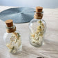 Glasflasche Glas Flasche Trockenblumen driedflowers Kork Naturgarn nature Natur fairy fairycore Fee homedeco decoration Deko handmade handgefertigt Geschenkidee creme weiß white wedding Hochzeit Tischdeko
