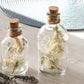 Glasflasche Glas Flasche Trockenblumen driedflowers Kork Naturgarn nature Natur fairy fairycore Fee homedeco decoration Deko handmade handgefertigt Geschenkidee creme weiß white wedding Hochzeit Tischdeko