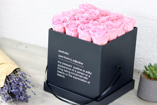 Eigene Personalisierte Rosenbox aus echten Infinity Rosen Größe L