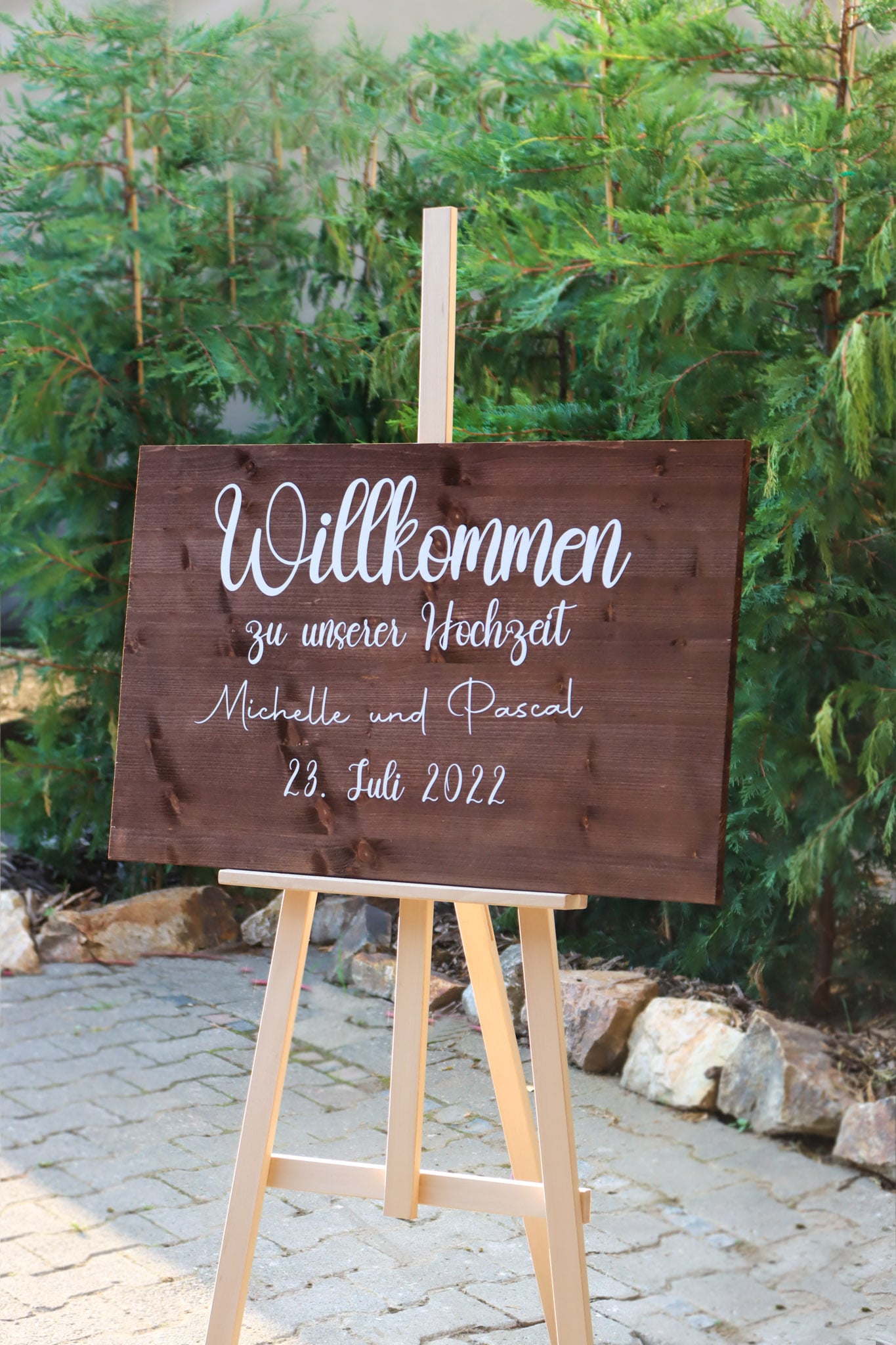 Schild Willkommensschild Hochzeit Fest Holz mit goldener Klammer